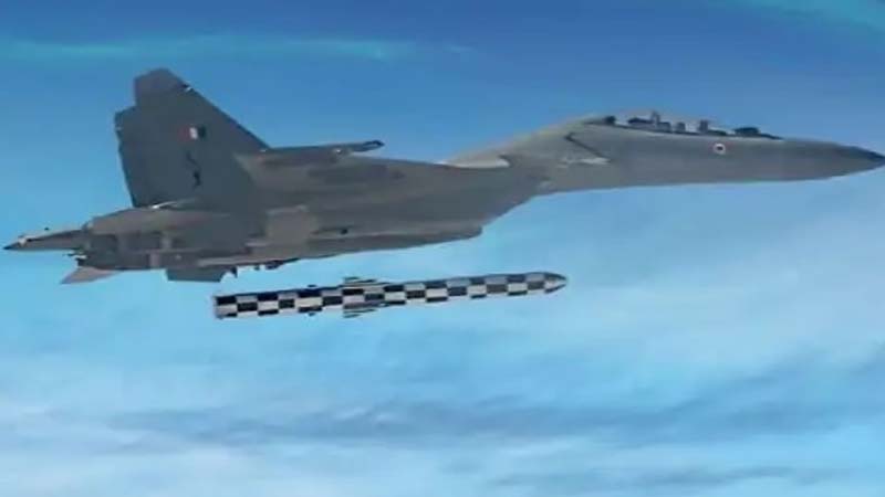 सुखोई से दागी ब्रह्मोस ने बंगाल की खाड़ी में उड़ाए टारगेट के परखच्चे, 400 किलोमीटर तक रेंज