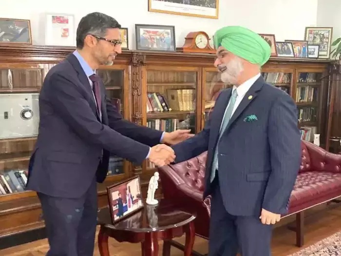 पहली बार भारतीय दूतावास पहुंचे गूगल सीईओ सुंदर पिचाई