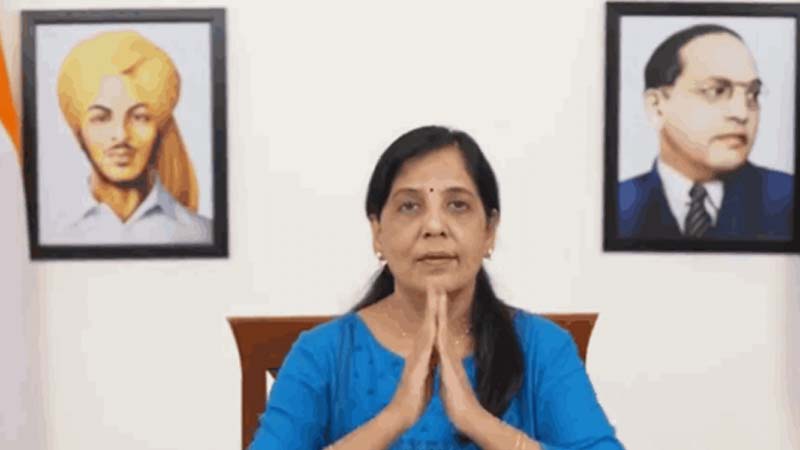 आम आदमी पार्टी ने शुरू किया ‘केजरीवाल को आशीर्वाद’ अभियान, सीएम अरविंद की पत्नी सुनीता ने की इस अभियान की घोषणा