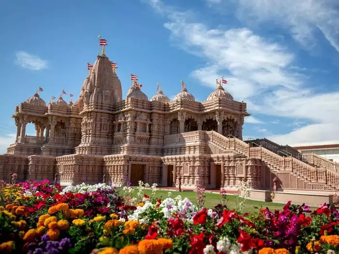 राजस्थान के पत्थर से अमेरिका में बना ऐसा भव्य मंदिर कि श्रद्धा से झुकते हैं सबके सिर