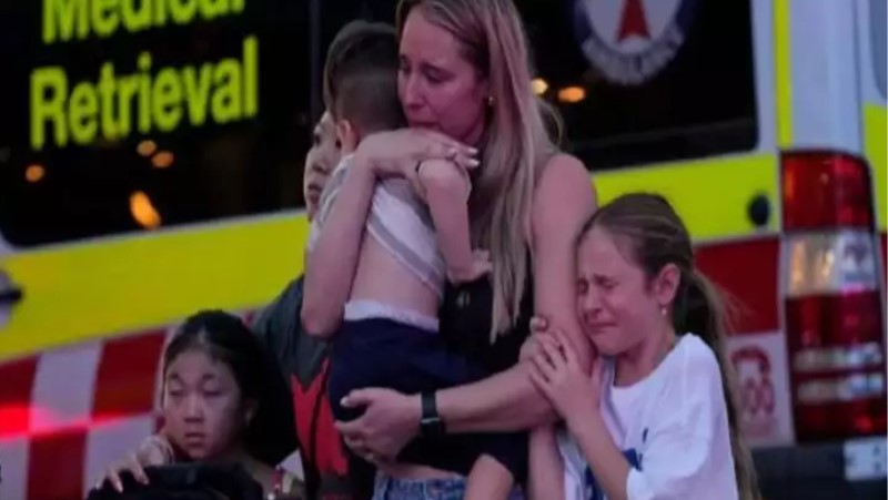 ऑस्ट्रेलिया : चाकू लेकर घुसे शख्स ने  मॉल में घूम रहे लोगों पर किये ताबड़तोड़ वार, कइयों को उतारा मौत की घाट