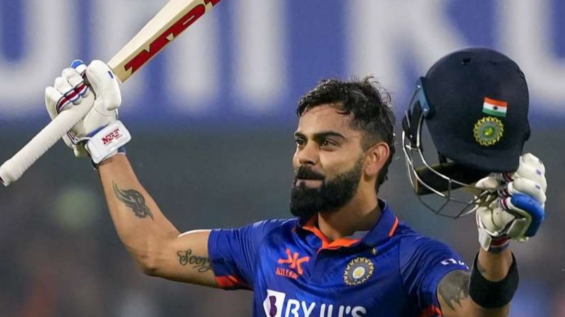 इंटरनेशनल फॉर्मेट में 49वां शतक लगाकर देश भर को ख़ुशी से झूमा दिया अकेले किंग कोहली ने