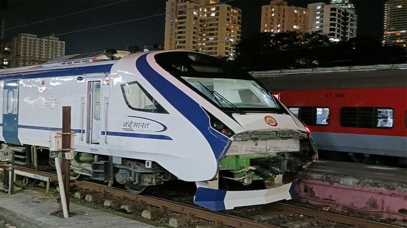 इस बार गाय से टकराई वंदे भारत एक्सप्रेस, ट्रेन का अगला हिस्सा डैमैज