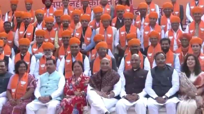 कभी भी हो सकती है राजस्थान के नए मुख्यमंत्री के नाम की घोषणा, चल रही है विधायक दल की मीटिंग