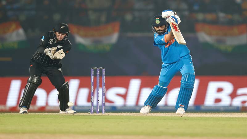 विश्वकप 2023 : विराट के  बहुमूल्य 95 रनों की बदौलत भारत ने न्यूजीलैंड को 4 विकेट से हराया