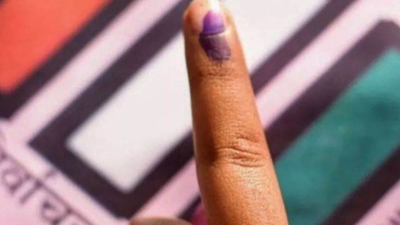 लोकसभा चुनाव से पहले चुनाव आयोग ने मीडियकर्मियों को दिया पोस्टल बैलेट वोटिंग का अधिकार 