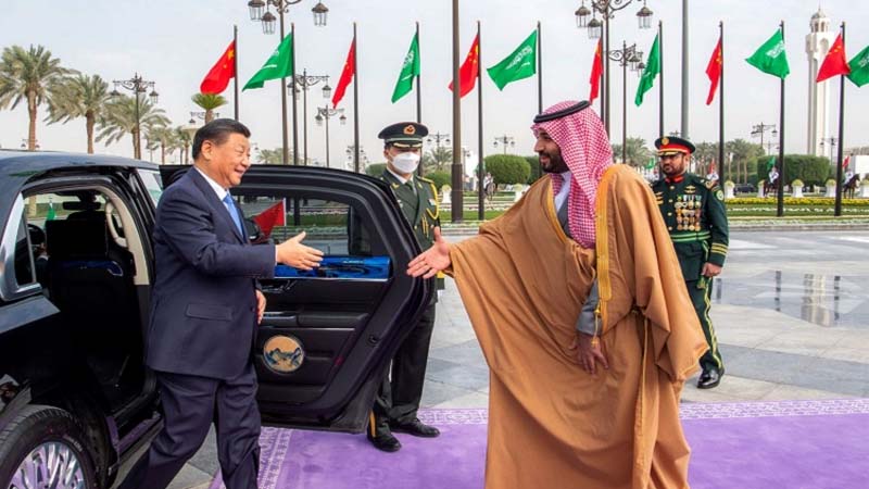 सऊदी में जिनपिंग का हवाई स्वागत, बाइडेन भी पड़ गए फीके, वीडियो में दिखी एमबीएस की विदेश नीति