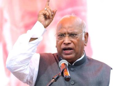 जितने वादे पूरे कर सकें, उतनी ही गारंटी दें वरना दिवालियेपन की कगार.. मल्लिकार्जुन खरगे ने दी अपनी पार्टी के नेताओं को चेतावनी