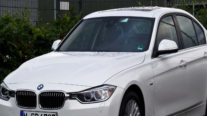 कर्मचारी ने सरकार से ₹21 करोड़ की ठगी कर गर्लफ्रेंड को BMW, 4BHK फ्लैट गिफ्ट किया..!