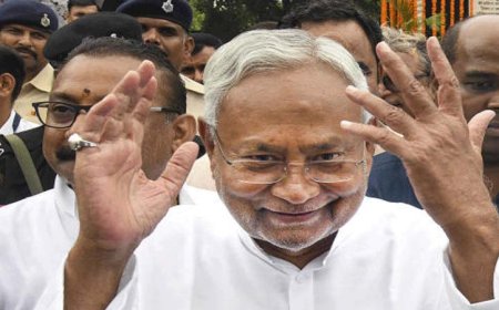 नीतीश कुमार ने लालू प्रसाद यादव के INDI गठबंधन में शामिल होने के प्रस्ताव को ठुकराया और कहा, ‘गलती से भटक गए थे..’