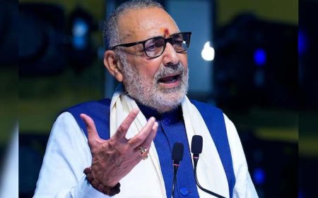 वक्फ की ज़मीन पर हो रहे महाकुंभ को लेकर मौलाना शाहबुद्दीन रज़वी के दावे पर मंत्री गिरिराज बोले,  'यह पैगंबर मोहम्मद के जन्म से भी पुराना है'