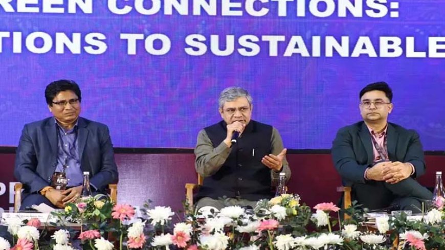 अश्विनी वैष्णव ने भारत में बने सबसे शक्तिशाली हाइड्रोजन ट्रेन इंजन की तारीफ की