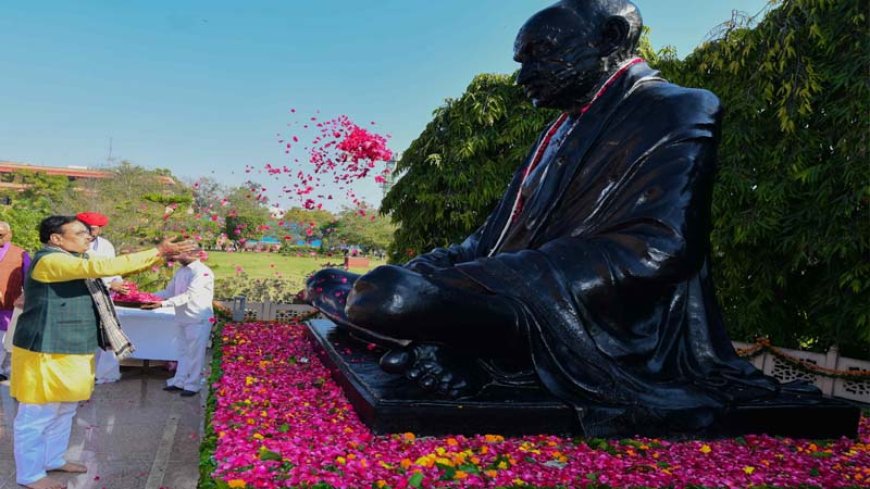 Rajasthan: मुख्यमंत्री भजनलाल शर्मा ने महात्मा गांधी जी की प्रतिमा पर श्रद्धासुमन किए अर्पित