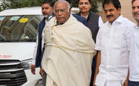 चुनावी हार के बाद कांग्रेस नेताओं को खरगे की सख्त चेतावनी, ‘आपको जवाबदेह ठहराया जाएगा..’