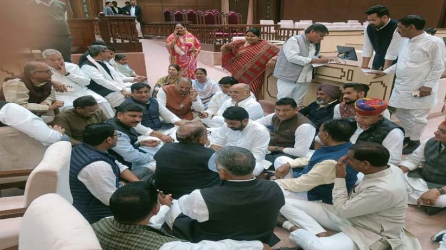 इंदिरा गांधी पर टिप्पणी को लेकर राजस्थान विधानसभा में हंगामा, छह कांग्रेसी विधायक निलंबित