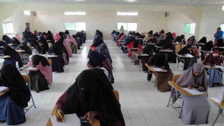 कर्नाटक के स्कूल शिक्षा मंत्री ने परीक्षा से पहले स्पष्ट किया कि सुप्रीम कोर्ट के फैसले तक हिजाब पर प्रतिबंध जारी रहेगा