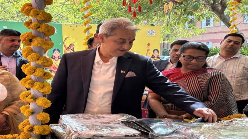 राजस्थान में 'राजीविका रंगोत्सव 2025' ग्रामीण महिला उद्यमशीलता का उत्सव ग्रामीण महिलाओं को आत्मनिर्भर बनाने में राजीविका का अहम योगदानः मुख्य सचिव सुधांश पंत
