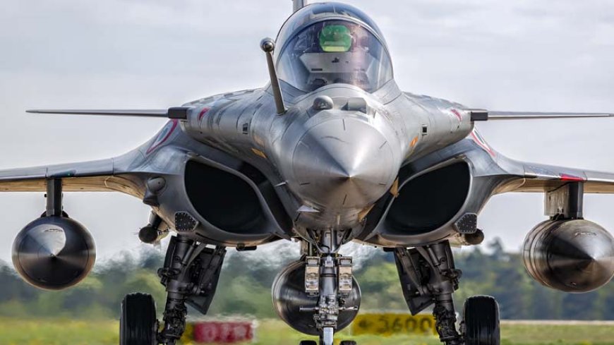 भारत और फ्रांस 28 अप्रैल को राफेल-नेवी लड़ाकू विमानों के लिए अब तक का सबसे बड़ा सौदा करेंगे