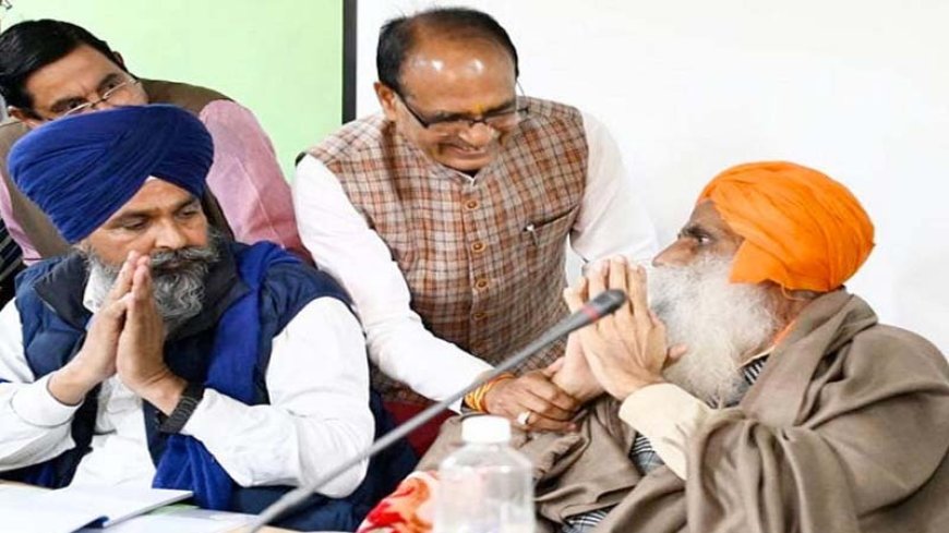 किसान संगठनों ने केंद्र को चेताया, कहा- अगर पंजाब सरकार के प्रतिनिधि शामिल हुए तो 4 मई की बातचीत का बहिष्कार करेंगे