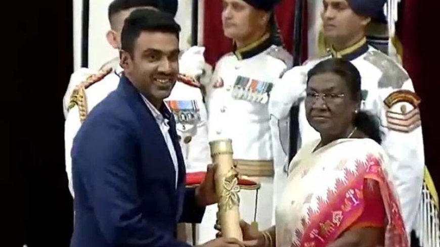 रविचंद्रन अश्विन को राष्ट्रपति द्रौपदी मुर्मू ने पद्म श्री से सम्मानित किया