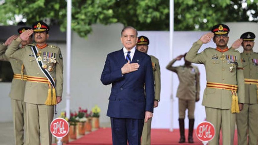 भारत के साथ बढ़ते तनाव के बीच ISI मुख्यालय पहुंचे पाकिस्तान के प्रधानमंत्री शहबाज़ शरीफ़