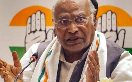 ‘मोदी सरकार ने देश को गुमराह किया, युद्ध का धुंध अब छंट रहा है’: CDS की ‘ऑपरेशन सिंदूर’ पर टिप्पणी के बाद कांग्रेस का हमला