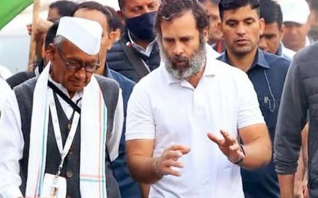 'राहुल गांधी पर आपत्तिजनक बयान' देने पर कांग्रेस ने दिग्विजय सिंह के भाई व पांच बार के सांसद लक्ष्मण सिंह को पार्टी से निकाला