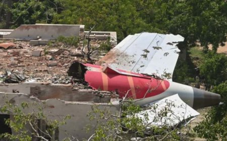 अहमदाबाद प्लेन क्रैश लाइव अपडेट्स: पीएम मोदी पहुंचे अहमदाबाद, 241 लोगों की मौत, केवल एक जीवित बचा