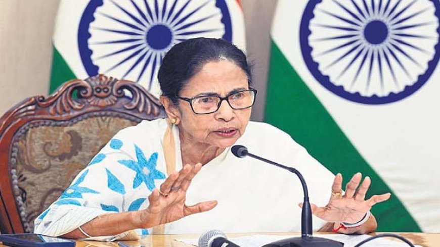 पश्चिम बंगाल की मुख्यमंत्री ममता बनर्जी पर भाजपा नेताओं की कथित अपमानजनक टिप्पणियों के खिलाफ कोलकाता में टीएमसी का विरोध मार्च