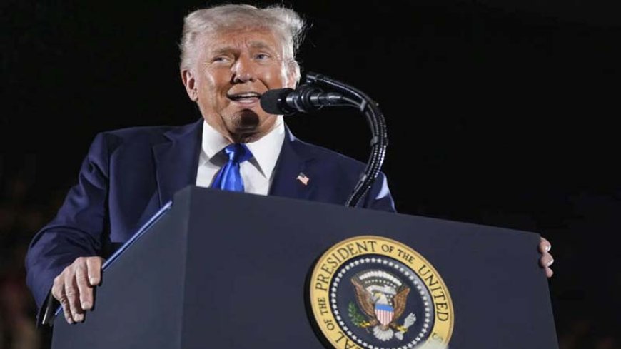 लॉस एंजिल्स में सैनिकों की तैनाती के बीच डोनाल्ड ट्रंप ने अमेरिकी सेना की 250वीं वर्षगांठ पर फोर्ट ब्रैग का दौरा किया