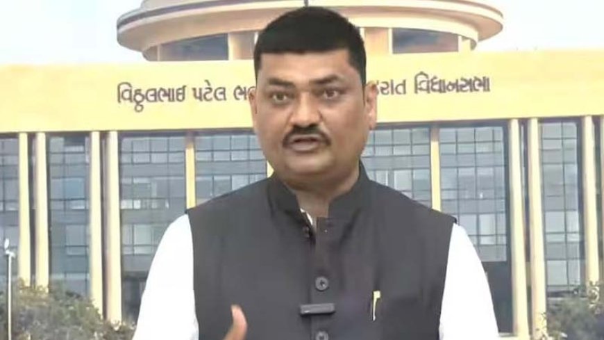 विसावदर उपचुनाव में जीत के कुछ दिन बाद AAP विधायक उमेश मकवाना 5 साल के लिए निलंबित, गुजरात इकाई में घमासान