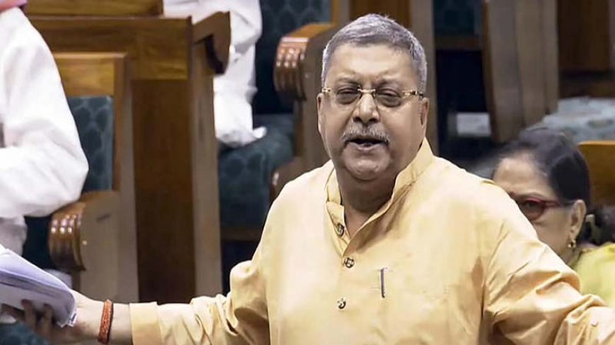 कोलकाता गैंगरेप केस पर टीएमसी सांसद कल्याण बनर्जी का शर्मनाक बयान: पीड़ित महिला पर ही टाल दी ज़िम्मेदारी