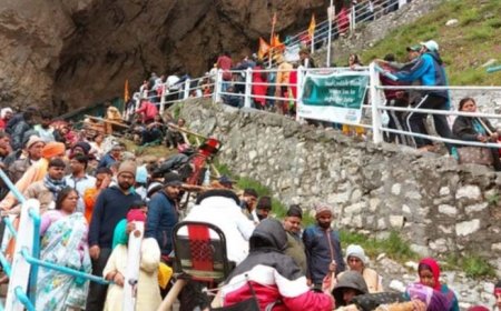अमरनाथ यात्रा: पहले 6 दिनों में 1 लाख श्रद्धालुओं ने किए बाबा बर्फानी के दर्शन, आतंक के डर को श्रद्धा ने दी मात