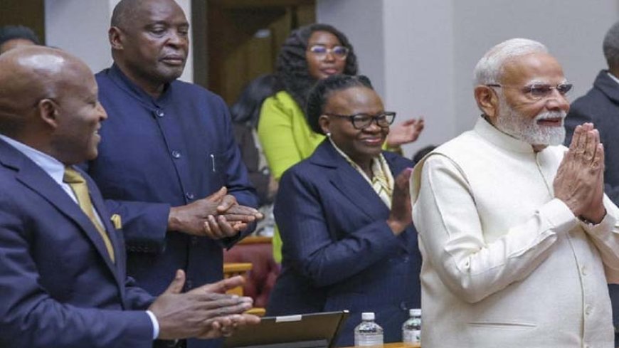 नामीबिया की संसद में PM मोदी का भाषण हुआ जोरदार स्वागत के साथ, गूंजे तालियां और मिला स्टैंडिंग ओवेशन ..देखें वीडियो