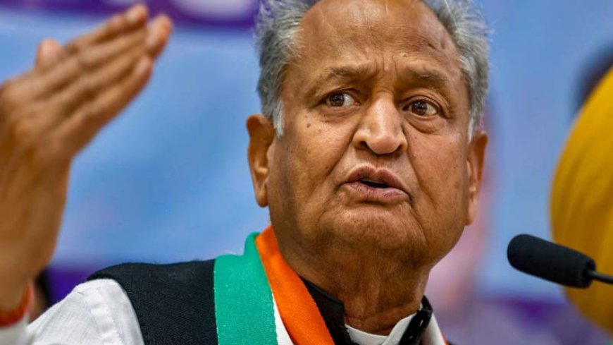 गहलोत का यू-टर्न, राजस्थान सरकार पर नरमी, शर्मा के समर्थन में बोले