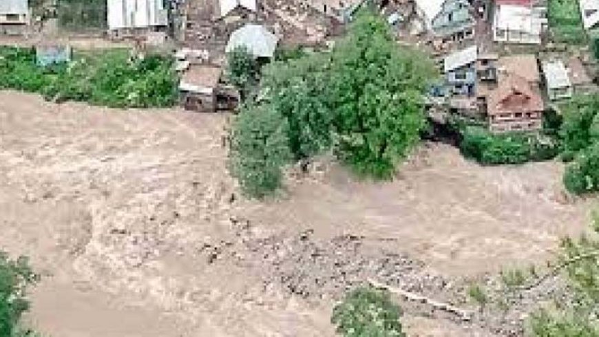 जम्मू-कश्मीर के कठुआ ज़िले के दूरदराज़ गाँव में बादल फटा; 4 की मौत, कई घायल