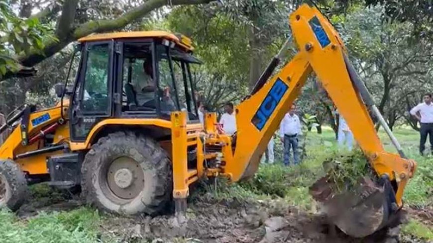 सरकारी ज़मीन छुड़ाने के लिए यूपी के संभल में समाजवादी विधायक के बाग पर बुलडोज़र कार्रवाई