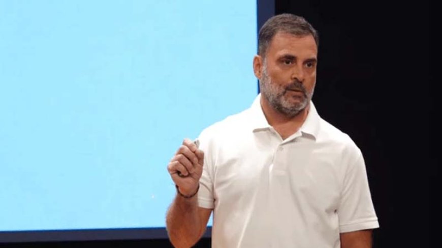 राहुल गांधी की प्रेस कॉन्फ्रेंस में नंबर दिखाए जाने के बाद यूपी के व्यक्ति ने लगाया उत्पीड़न का आरोप