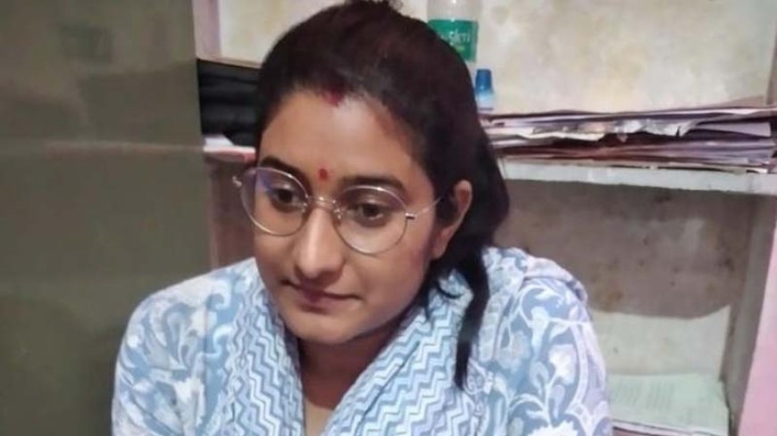 प्रधानमंत्री आवास योजना में ₹1,000 की रिश्वत लेते रंगे हाथ पकड़ी गई अधिकारी, गिरफ्तार