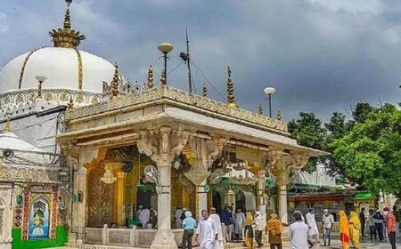 अजमेर दरगाह में अब सिर्फ लाइसेंस प्राप्त खादिमों को ही मिल सकेगी सेवा की अनुमति.. 75 साल बाद शुरू हुई प्रक्रिया, परंपरा पर खतरा बताकर विरोध तेज