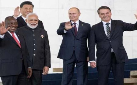 भारत, रूस और चीन की बढ़ती नजदीकी: क्यों अमेरिका की डॉलर ताकत पर मंडरा रहा है खतरा..?