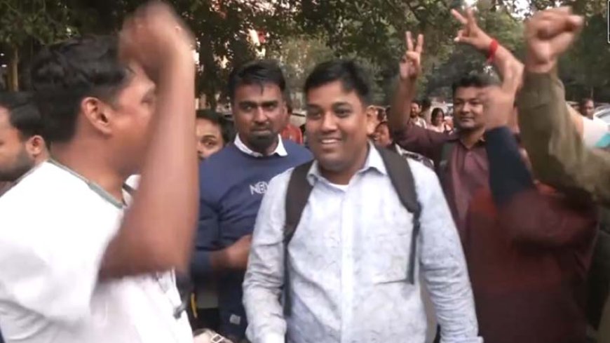 32,000 शिक्षकों की नियुक्ति रद्द करने वाला आदेश कोलकाता हाईकोर्ट ने खारिज किया