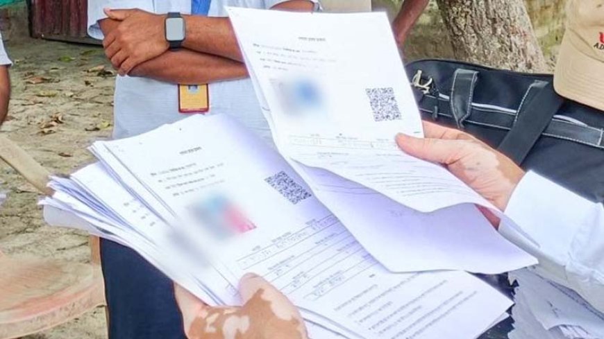 बंगाल SIR प्रक्रिया: ECI ने 47 लाख से अधिक मतदाताओं को विलोपन के लिए चिह्नित किया, ‘जीरो सेल्फ-मैपिंग’ वाले क्षेत्रों की जांच के आदेश
