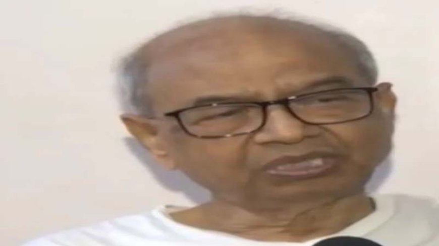 पूर्व CJI पर जूता फेंकने वाले अधिवक्ता पर दिल्ली की कड़कड़डूमा कोर्ट में हमला