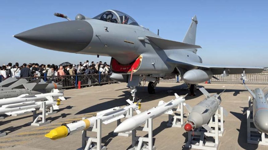 अमेरिकी रिपोर्ट का दावा: चीन ने पाकिस्तान को 36 जे-10 लड़ाकू विमान सौंपे, भारत के राफेल विमानों के बराबर संख्या