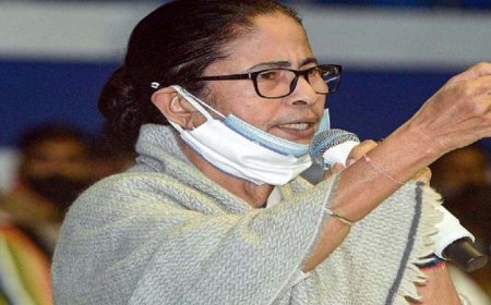 आई-पैक छापे को लेकर सुप्रीम कोर्ट में ईडी बनाम ‘दीदी’ आमने-सामने: एफआईआर पर रोक, टाइमिंग पर सवाल, रुकावट के आरोप से इनकार