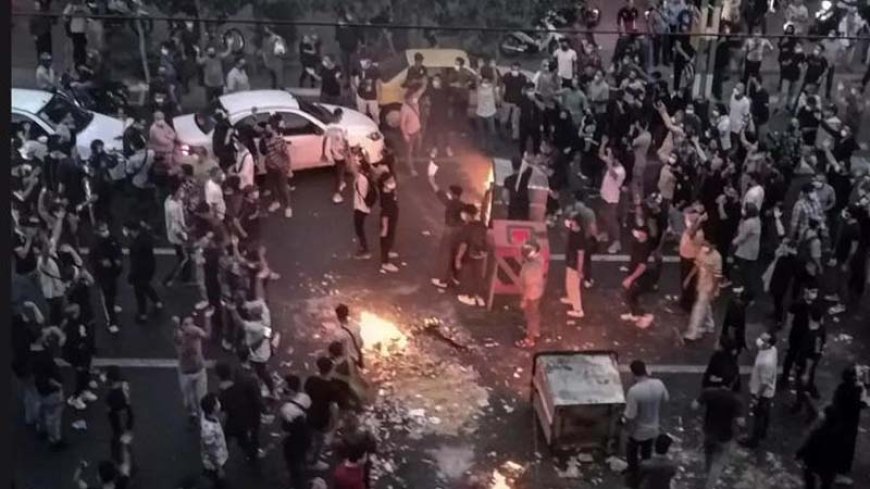 ‘हम बहुत कड़ी कार्रवाई करेंगे’: ईरान को ट्रंप की चेतावनी, व्यापक विरोध प्रदर्शनों के बीच सरकार ने इंटरनेट बंद किया ..