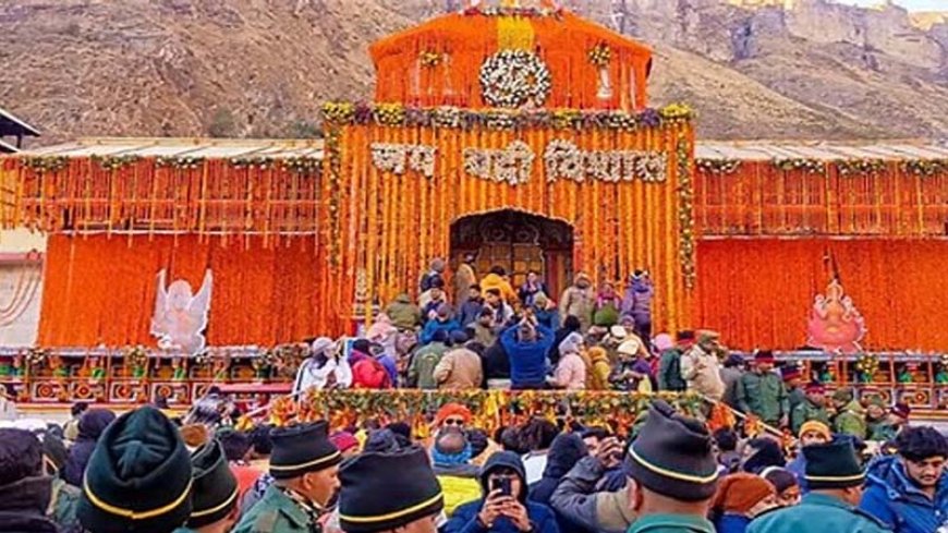 उत्तराखंड के मुख्यमंत्री ने मंदिरों में गैर-हिंदुओं के प्रवेश पर रोक की पुजारियों की मांग स्वीकार की