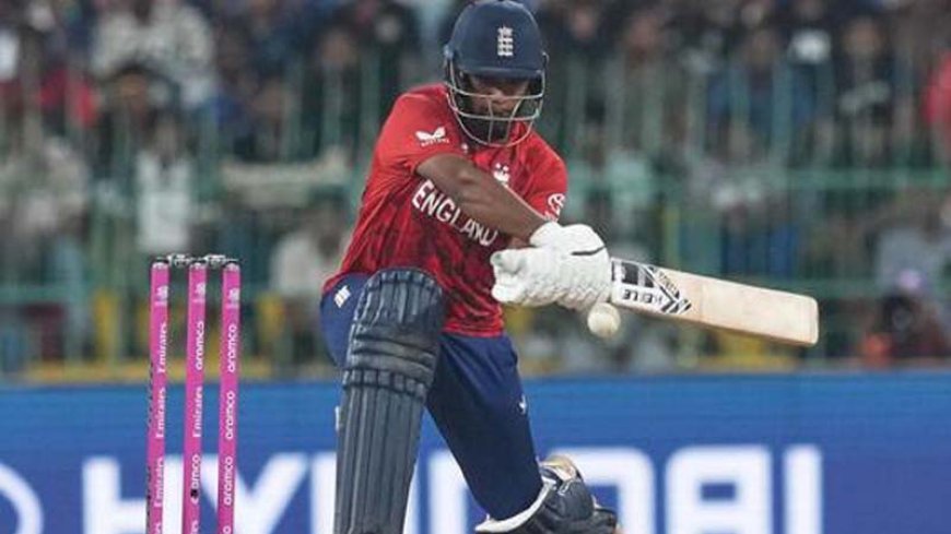 England beat New Zealand to keep Pakistan’s hopes alive