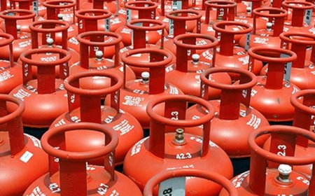 एलपीजी नियम अपडेट: एक साल में कितने गैस सिलेंडर खरीद सकते हैं? जानिए सरकार के नियम